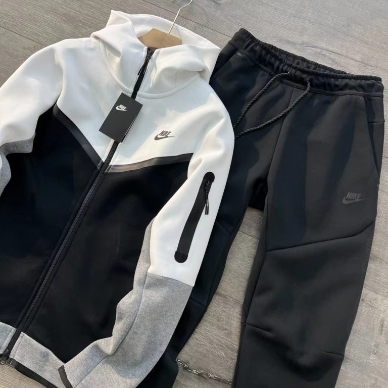 Nike NSW Tech Fleece Sportswear set Negro y Blanco