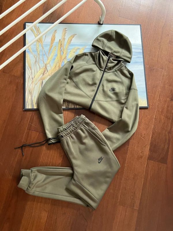 Nike Tech Fleece Verde Olivo